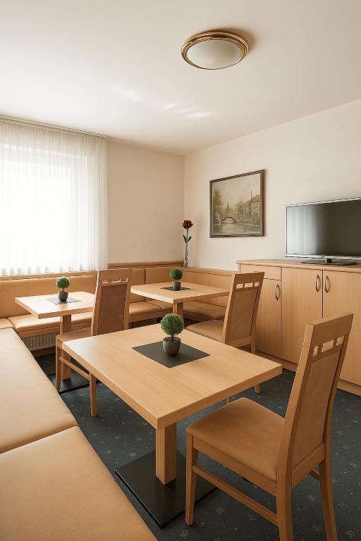 Aufenthaltsraum mit Fernseher